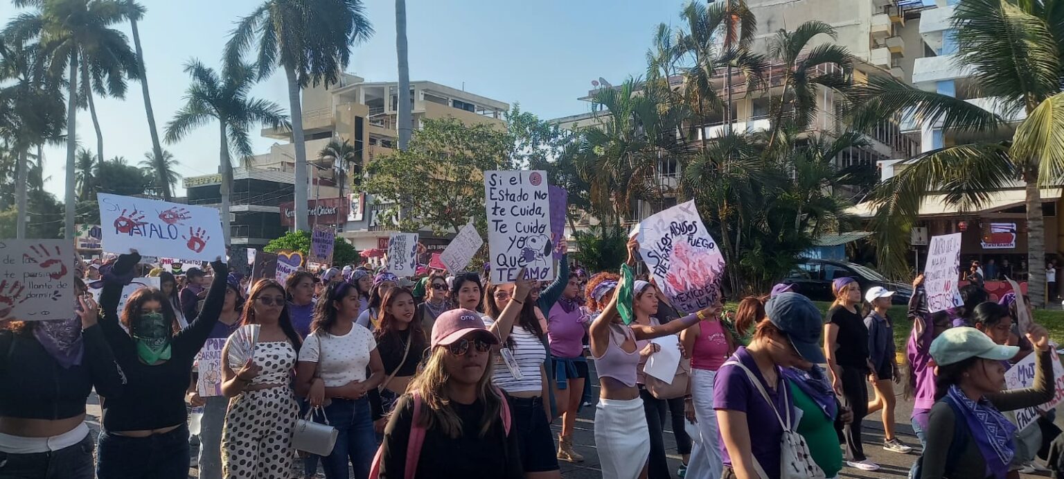 Feministas marchan en Acapulco, para exigir un alto a la violencia en ...